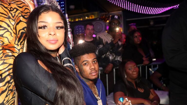 Chrisean Rock donne un coup de pied à la télévision après avoir été retiré de force de l&rsquo;interview de Blueface