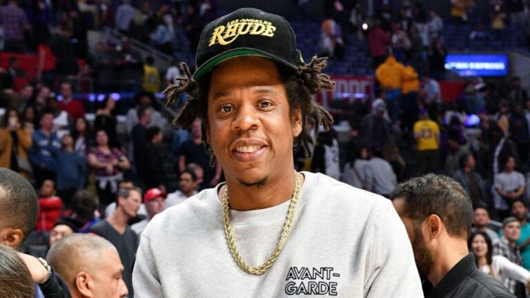 JAY-Z déplace le différend Bacardi de 2,5 milliards de dollars vers les Bermudes
