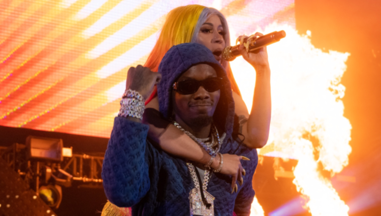 Offset appelle Cardi B pour avoir utilisé son téléphone à un rendez-vous