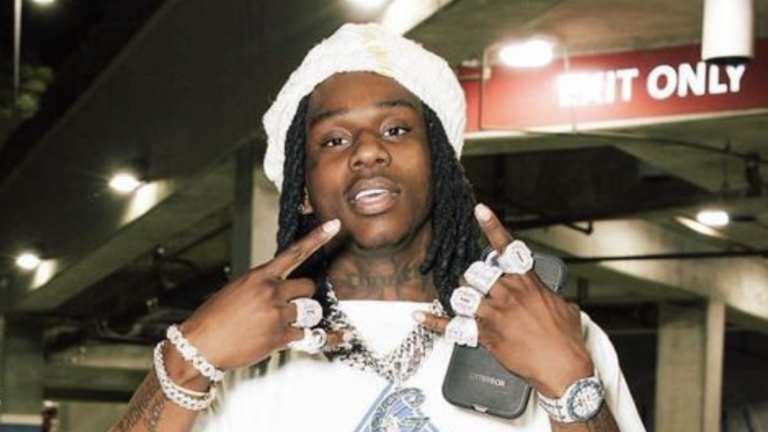 Polo G fait des cascades sur les fans avec la « première chaîne d&rsquo;iPhone au monde »