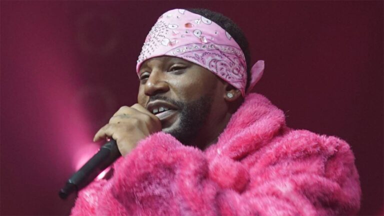 Cam&rsquo;ron explique pourquoi il a rejeté l&rsquo;offre de 300 000 $ pour son manteau de fourrure rose