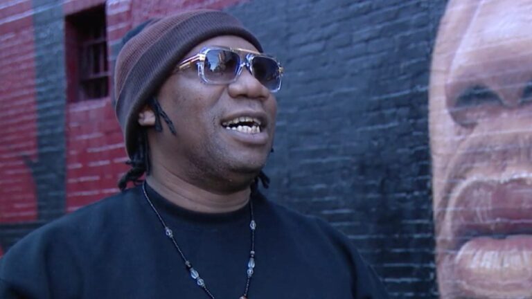 KRS-One honoré avec une peinture murale à l&rsquo;endroit où il était autrefois sans abri