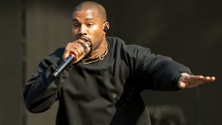 Kanye West a finalement reçu des papiers d&rsquo;un cabinet d&rsquo;avocats essayant de le laisser tomber