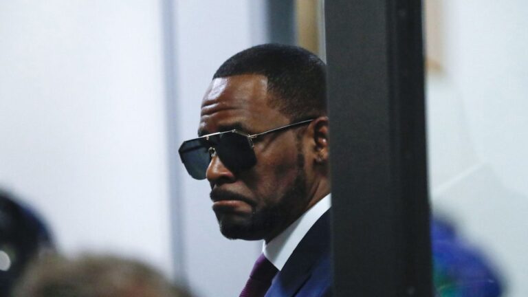 Les avocats de R. Kelly veulent une peine plus courte pour la condamnation pour pornographie juvénile du chanteur