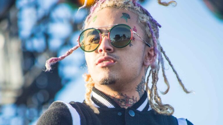 Lil Pump laisse tomber 25 000 $ sur un tout nouvel ensemble de dents «Porcelain Gang»
