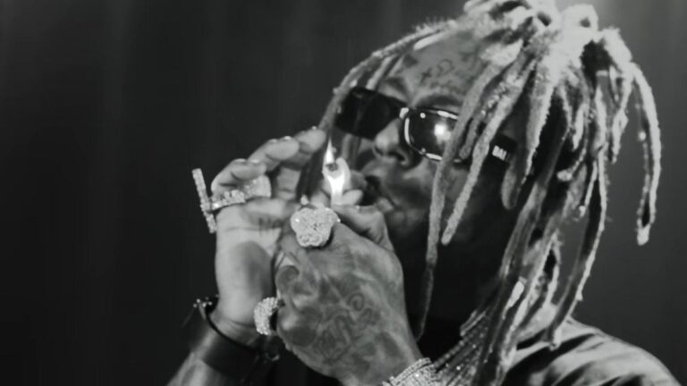 Lil Wayne dit qu&rsquo;il « ne peut pas » soulever de poids : « Le seul gymnase que je connaisse, c&rsquo;est Jim Jones »