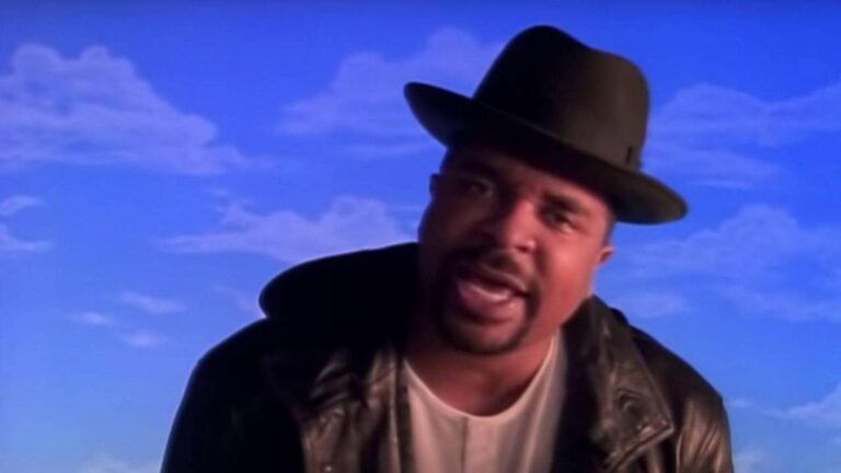 L&rsquo;interprète ASL de Sir Mix-A-Lot &lsquo;Baby Got Back&rsquo; devient viral pour une performance follement animée