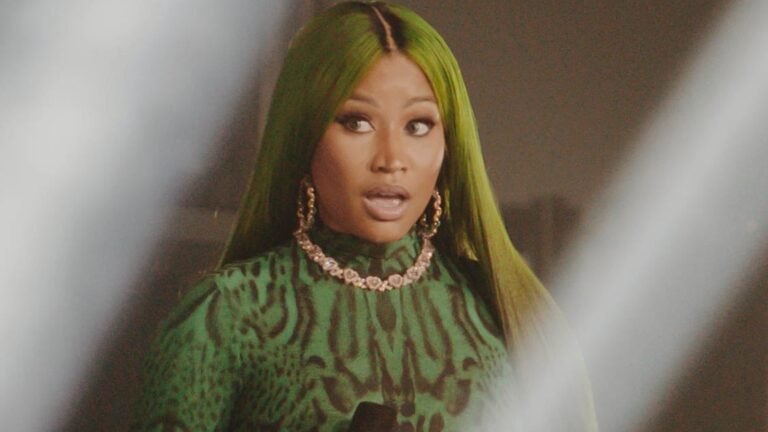 Nicki Minaj représente les racines trinidadiennes sur « Shake The Place (Remix) » de Machel Montano & Destra