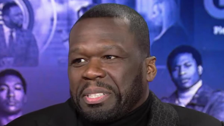 50 Cent se vante de son « pouvoir de lumière verte » alors qu&rsquo;il fait des cascades sur TV World