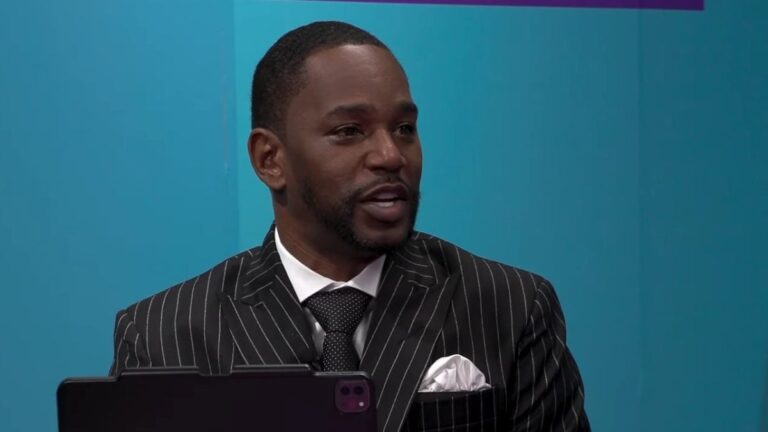 Cam&rsquo;ron annonce une nouvelle émission de conseils : &lsquo;Dr.  Phil, vos jours sont comptés !&rsquo;