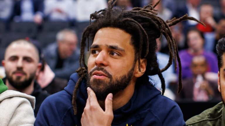 J. Cole participe à la session d&rsquo;écoute d&rsquo;un rappeur en herbe dans des projets à New York