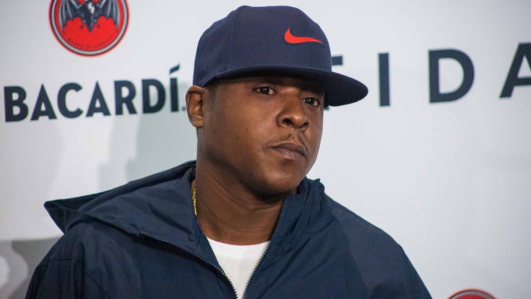Jadakiss pense que les labels devraient être tenus pour responsables des paroles violentes
