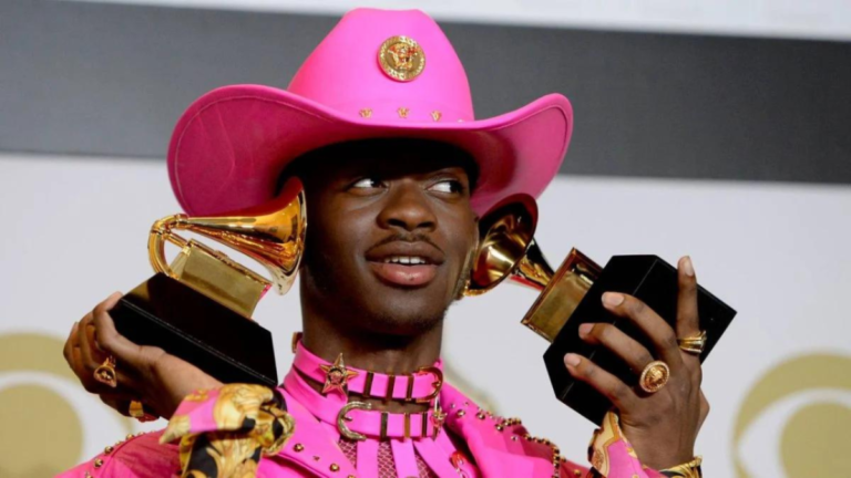 Lil Nas X fait face à un contrecoup pour le tweet «Gays In Africa»