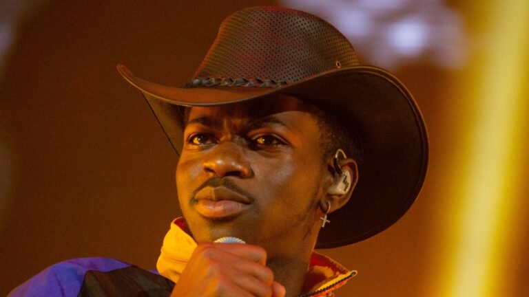 Lil Nas X s&rsquo;excuse auprès de la communauté trans pour le tweet de transition : « Ce n&rsquo;était pas cool »