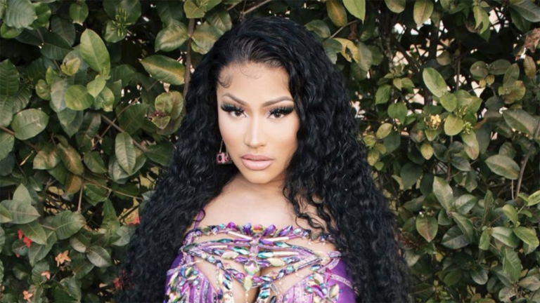 Nicki Minaj revient avec un nouveau single d&rsquo;échantillonnage des années 2000 « Red Ruby Da Sleeze »