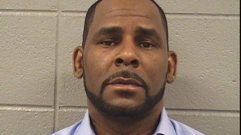 R. Kelly : le tribunal accorde aux victimes un accès prioritaire au fonds de redevances de Singer