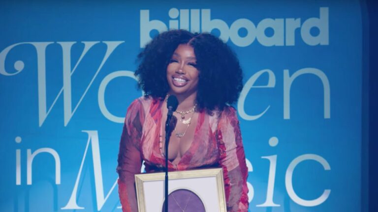 SZA parle de confiance et d&rsquo;appartenance dans le discours de Billboard Women In Music
