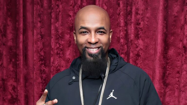 Tech N9ne accueille sa fille nouveau-née: « Tellement bénie d&rsquo;avoir été témoin de ce moment sincère »