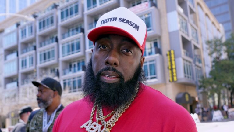 Trae Tha Truth fait exploser les agents de l&rsquo;aéroport pour l&rsquo;avoir prétendument harcelé et profilé