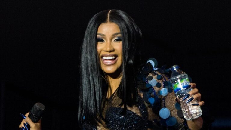 Cardi B dit qu&rsquo;elle gagne encore des « millions » grâce à « l&rsquo;invasion de la vie privée »