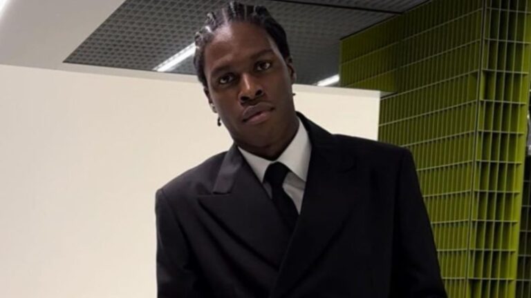 Daniel Caesar lance la Chess League après que le jeu l&rsquo;ait aidé à « combattre les ténèbres »