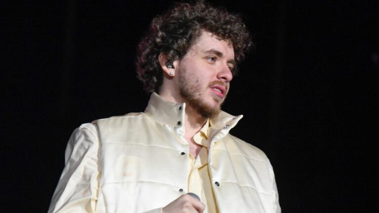 Jack Harlow aurait témoigné dans le procès pour meurtre d&rsquo;un DJ suite à une fusillade mortelle dans une boîte de nuit