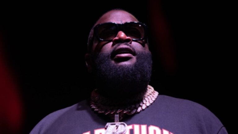 Le partenaire cannabique de Rick Ross le bénit avec 130 000 $ de bijoux