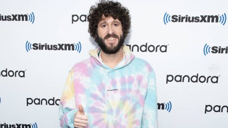 Lil Dicky dit que « les grands rappeurs de tous les temps » lui ont dit qu&rsquo;il était un « rappeur de rappeur »