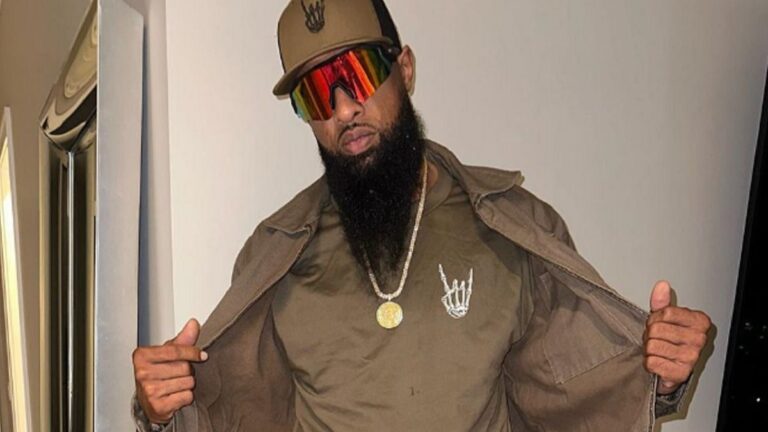 Slim Thug observe alors que le harceleur « fou » est emmené menotté par les flics