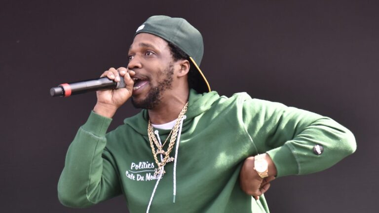 Un fan actuel l&rsquo;a payé en herbe pour interpréter des chansons qu&rsquo;il aimait