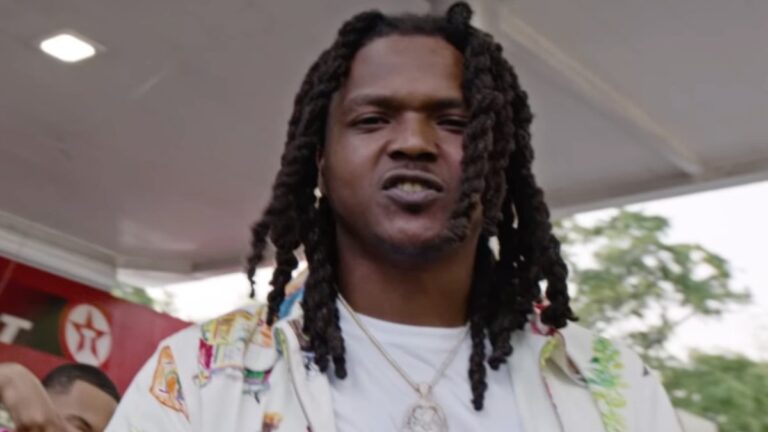 Young Nudy se retourne après qu&rsquo;un fan ait essayé de Deebo sa chaîne
