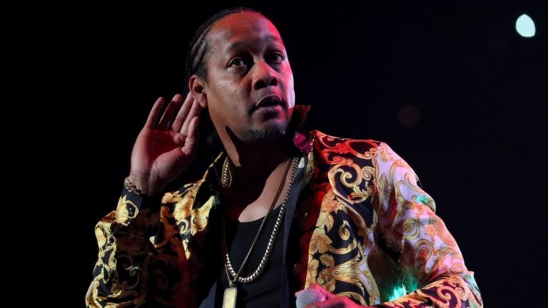DJ Quik pleure la mort de la femme qui l&rsquo;a aidé à l&rsquo;élever : « Merci d&rsquo;avoir cru en moi »