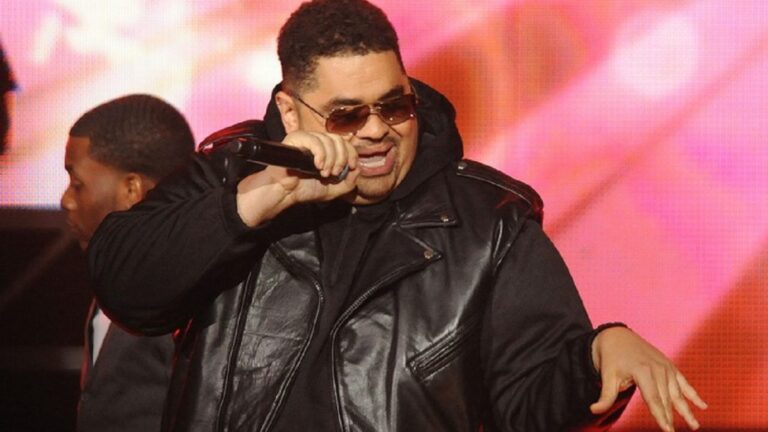 Heavy D honoré par une sculpture du maire de Mount Vernon : « Il était mon partenaire de fête »