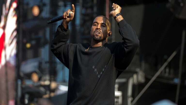 Kanye West gagnera Adidas Payday alors que la société prévoit de revendre des actions caritatives Yeezy