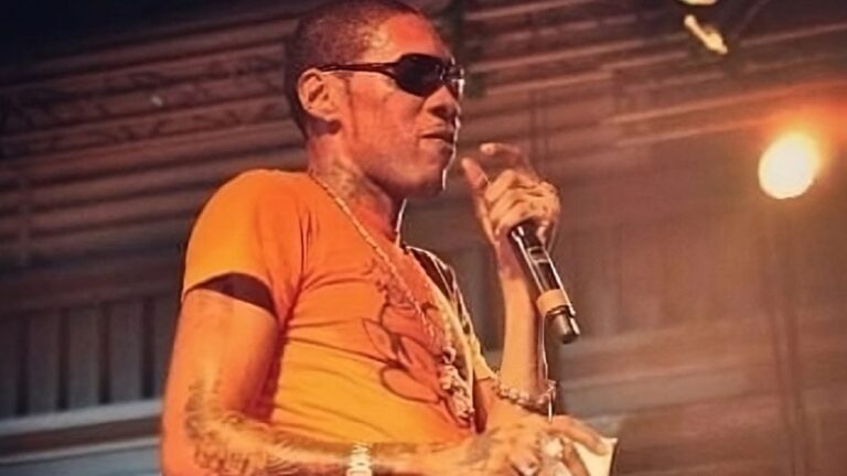 La «vie en danger» de Vybz Kartel en raison d&rsquo;un verrouillage «inhumain» de 23 heures, avocat des réclamations