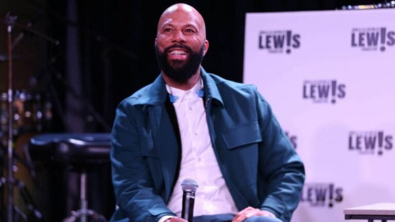 Le London Bike Freestyle « Riding & Rhyming » de Common le voit déclarer « Je suis hip hop »