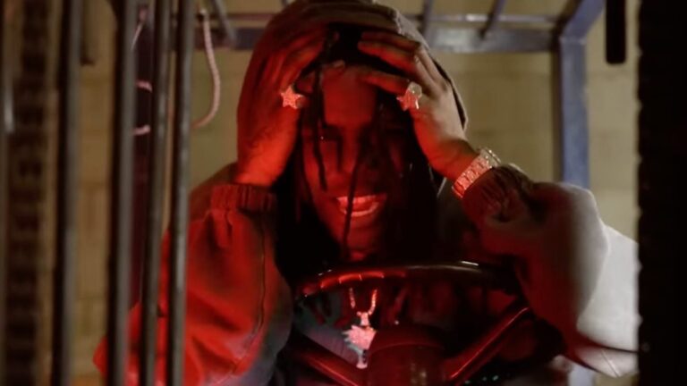 Le fan de Chief Keef vend les doubles gobelets usagés du rappeur après avoir fouillé dans sa poubelle