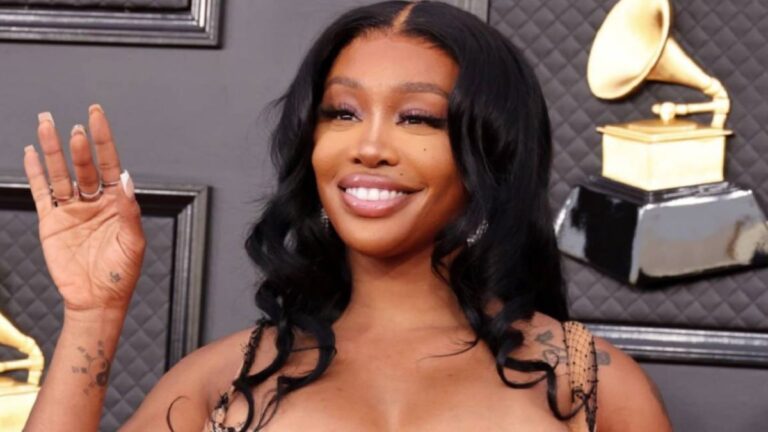 SZA arrête la liste de chansons de luxe « Fake » « SOS »