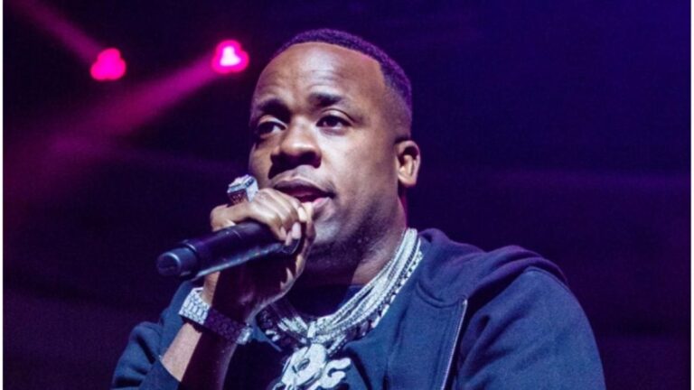 Yo Gotti se lance dans le « plus gros achat de bijoux » au milieu d&rsquo;une fête de dépenses d&rsquo;anniversaire de 5 millions de dollars