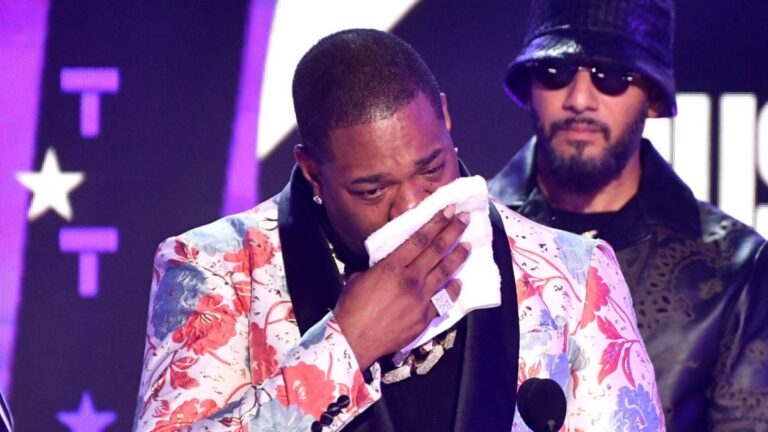 Busta Rhymes publie un puissant message d&rsquo;intérêt public sur le hip-hop dans le discours larmoyant du prix BET pour l&rsquo;ensemble de ses réalisations