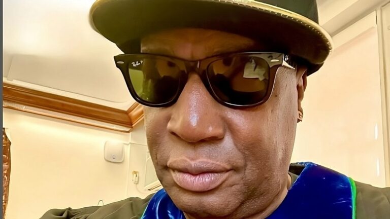 Grandmaster Flash dénonce l&rsquo;omission des véritables origines du hip-hop lors des célébrations du Hip Hop 50