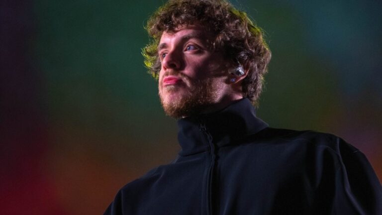Jack Harlow fait face à des revendications d&rsquo;appropriation culturelle à la suite d&rsquo;un contrecoup de couvre-chefs