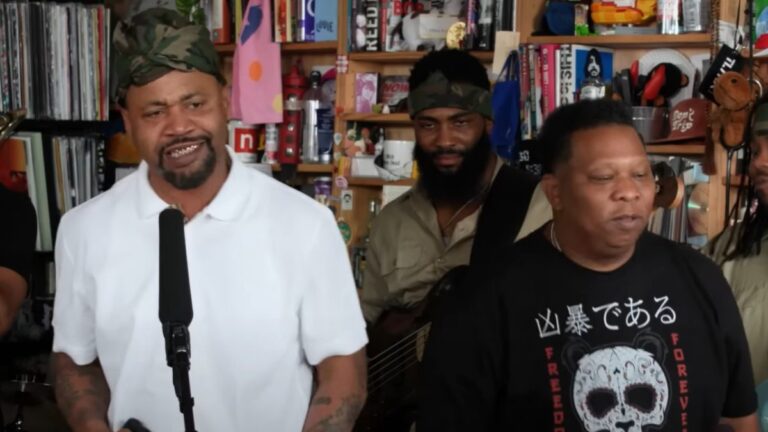 Juvenile & Mannie Fresh donnent une nouvelle tournure aux classiques de l&rsquo;argent liquide dans un petit concert de bureau