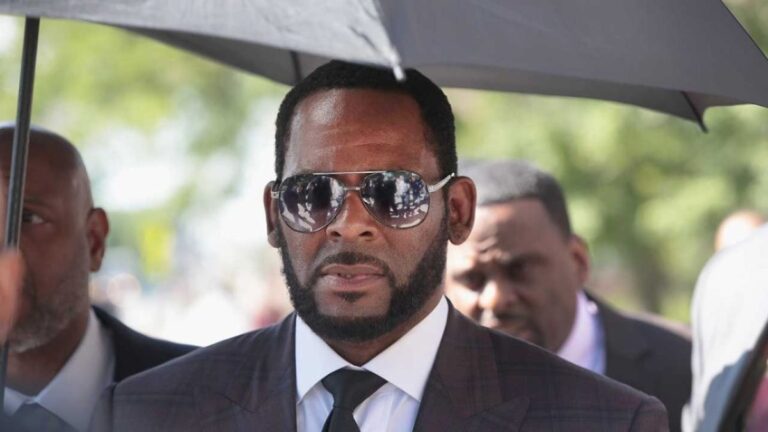 L&rsquo;accusateur de R. Kelly demande des informations médicales au chanteur sur les allégations d&rsquo;herpès