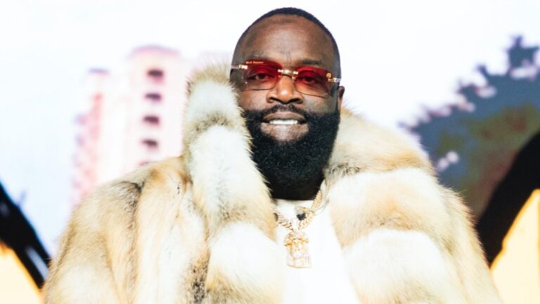 Les voisins de Rick Ross sont de nouveau en colère après que South Fulton Plaza ait saccagé des kilomètres du salon de l&rsquo;automobile