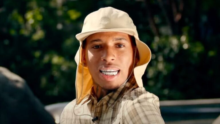 NLE Choppa se rend au zoo avec une star de la vidéo musicale virale pour un tournage gratuit hilarant