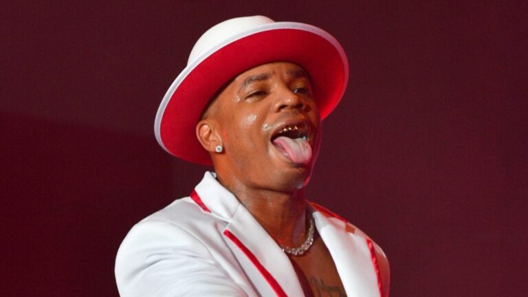 Plies se fait aborder par un fan en chaleur qui veut être «nourri»