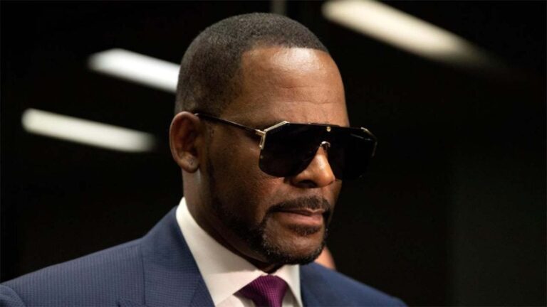 R. Kelly dénonce la négligence de la prison à propos des caillots sanguins : « J&rsquo;ai peur pour ma vie »