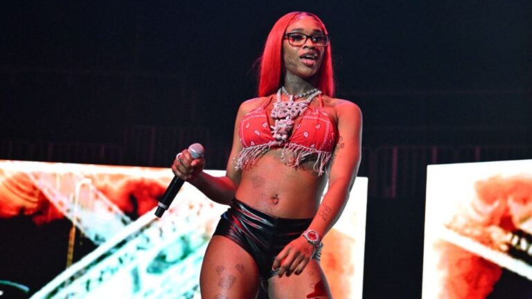 Sexyy Red appelle une femme qui a pété près d&rsquo;elle aux BET Awards 2023