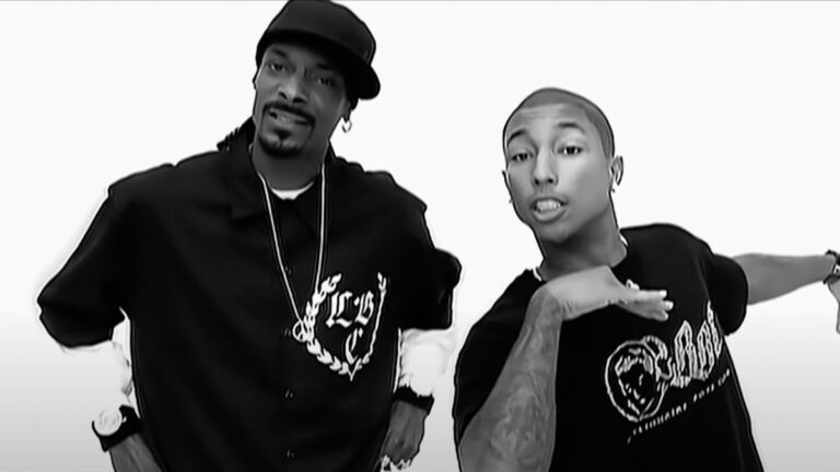 Snoop Dogg a refusé de laisser Pharrell le « dépasser » lors de la création de « Drop It Like It&rsquo;s Hot »